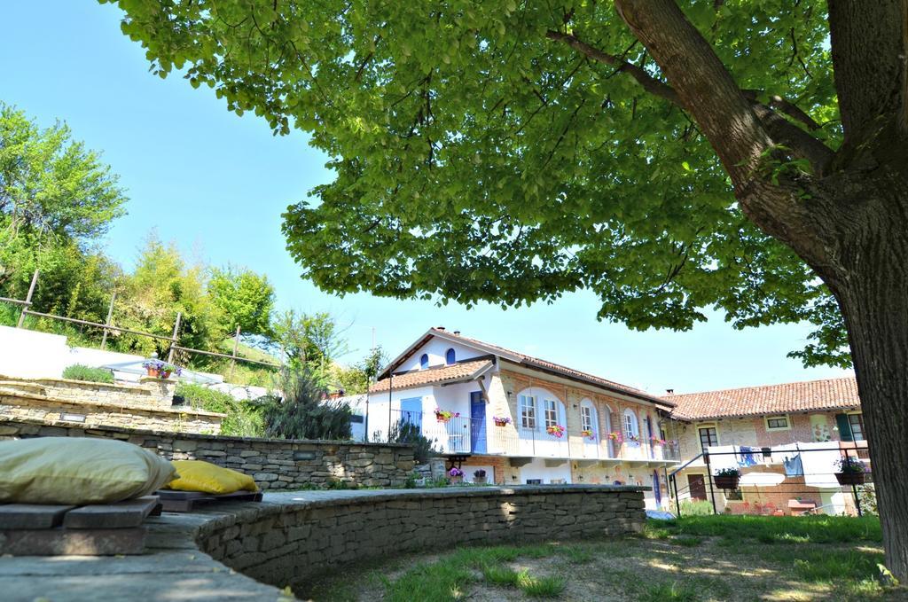 Cascina Il Convivio Pensionat Diano dʼAlba Eksteriør billede