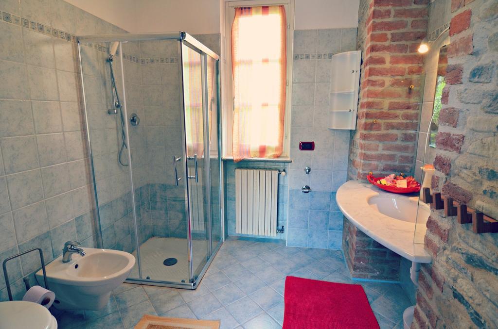 Cascina Il Convivio Pensionat Diano dʼAlba Værelse billede