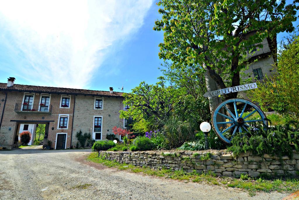 Cascina Il Convivio Pensionat Diano dʼAlba Eksteriør billede