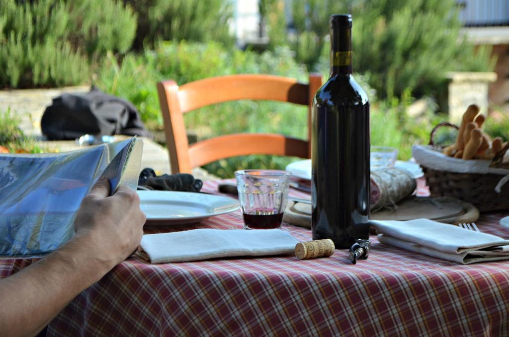 Cascina Il Convivio Pensionat Diano dʼAlba Eksteriør billede